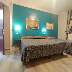 2* Otel Santa Croce